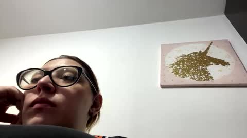 Anni online show from February 1, 2025, 1:09 pm