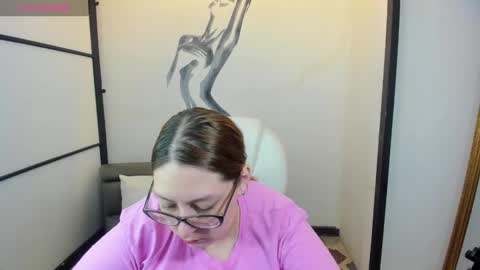 Anni online show from February 7, 2025, 9:58 pm