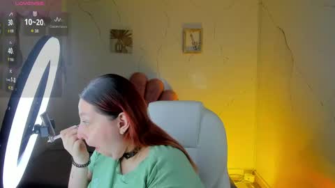 Anni online show from April 16, 2026, 11:40 pm