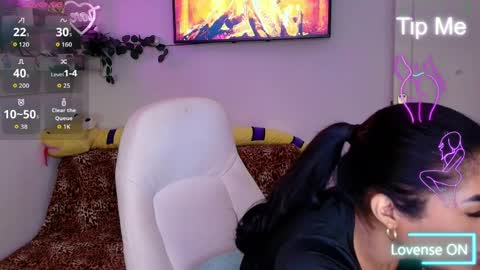 Nicolle Bustamante online show from March 24, 2026, 6:24 pm