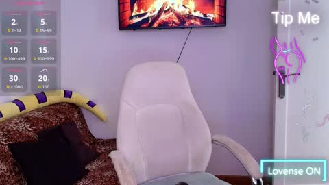 Nicolle Bustamante online show from March 26, 2026, 3:50 pm