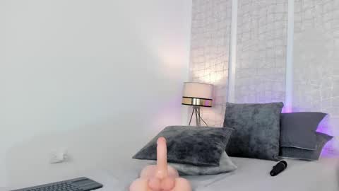 Niicole online show from March 11, 2025, 10:53 pm