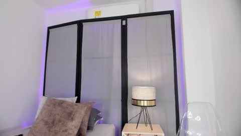 Niicole online show from February 23, 2026, 8:06 pm