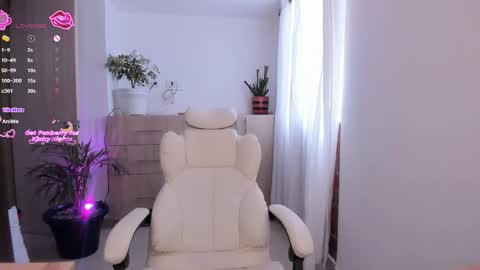 Niicoleta  online show from March 2, 2026, 9:21 pm