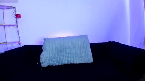 niina26_ online show from February 7, 2026, 12:20 pm