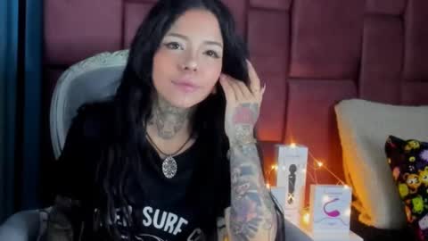 Snapshot of niinaink chatting on January 31, 2025, 11:56 am NINAINK online show from January 31, 2025, 11:56 am