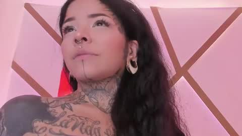 Snapshot of niinaink chatting on July 17, 2026, 12:01 pm NINAINK online show from July 17, 2026, 12:01 pm
