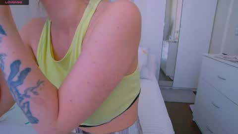 Nika Bloom online show from April 18, 2026, 9:24 am