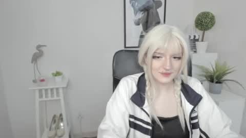 Snapshot of nika_dream1 chatting on July 6, 2026, 12:35 pm Nika online show from July 6, 2026, 12:35 pm