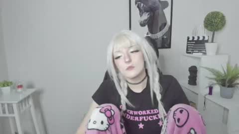 Snapshot of nika_dream1 chatting on July 10, 2026, 1:03 pm Nika online show from July 10, 2026, 1:03 pm
