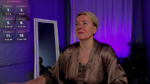 Nika online show from October 24, 2025, 5:04 am