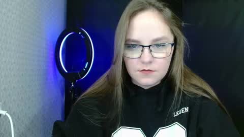 NikaMuur online show from October 18, 2025, 11:11 am