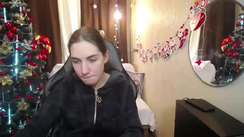nikastarkk online show from December 16, 2024, 9:09 pm