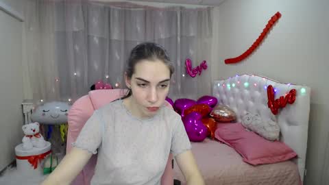 nikastarkk online show from February 3, 2025, 7:21 pm