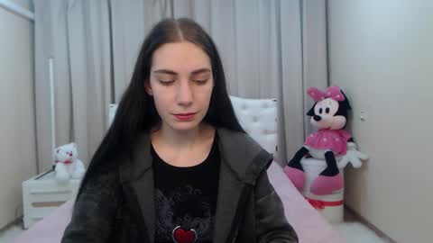 nikastarkk online show from February 15, 2026, 7:32 pm