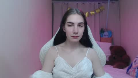 nikastarkk online show from April 7, 2026, 7:03 pm