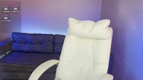 NikaStill  online show from September 18, 2025, 7:10 am