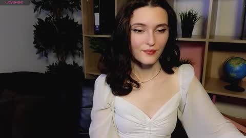 niki_cutes online show from January 12, 2025, 4:42 am
