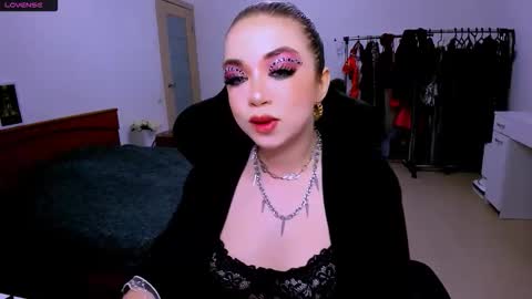 nikigoddesss online show from April 5, 2026, 1:36 am