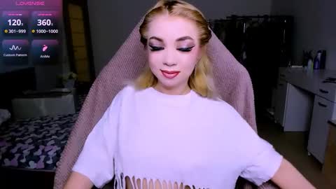 nikigoddesss online show from May 4, 2026, 4:08 am