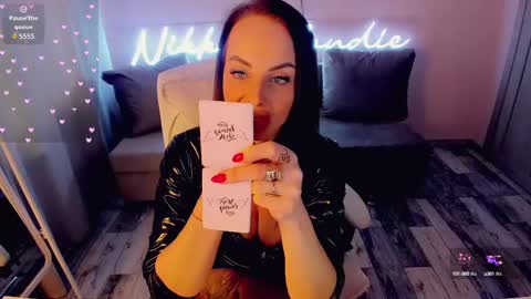 nikki_blondiee online show from February 13, 2025, 7:56 am