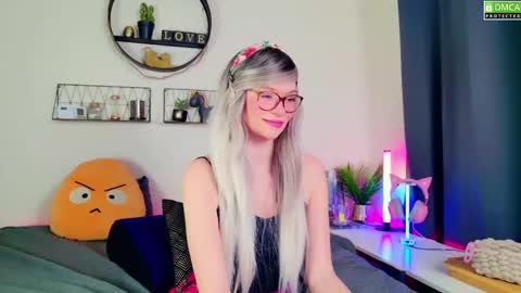 Kitty Chatte online show from January 11, 2025, 7:39 am