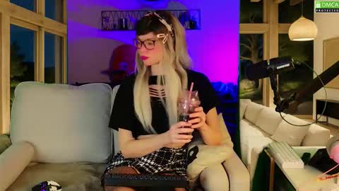 Kitty Chatte online show from March 3, 2026, 9:21 pm