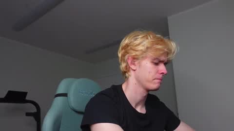 nikki online show from December 20, 2025, 8:43 am