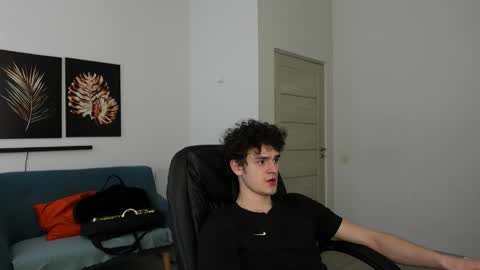 nikki online show from April 5, 2026, 2:03 pm