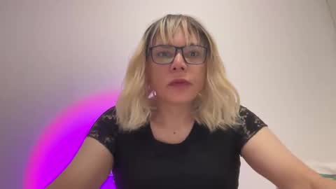 nikki_trans_fun online show from May 19, 2026, 7:15 am