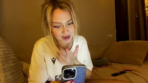 Snapshot of nikki_whatever chatting on December 24, 2024, 11:11 pm nicolette online show from December 24, 2024, 11:11 pm