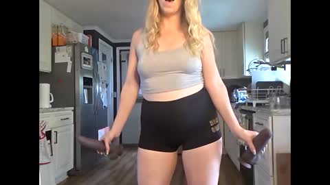 nikkib653466 online show from May 19, 2026, 5:08 pm