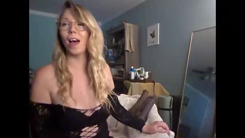 nikkib653466 online show from May 29, 2026, 6:50 pm