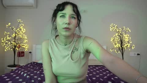 Nikki online show from February 8, 2025, 1:54 pm