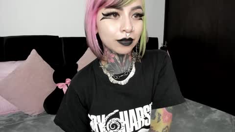 Nikki Ramone   online show from January 24, 2025, 3:02 pm