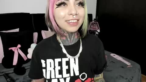 Nikki Ramone   online show from February 11, 2025, 9:42 am