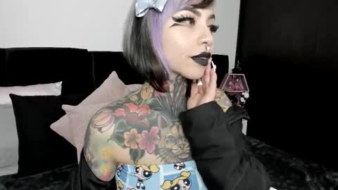 Nikki Ramone   online show from February 25, 2025, 9:09 am