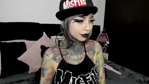 Nikki Ramone   online show from February 27, 2025, 5:45 am