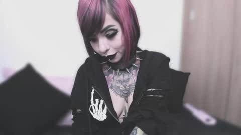 Nikki Ramone   online show from September 12, 2025, 11:10 am