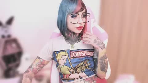 Nikki Ramone   online show from October 20, 2025, 9:59 pm