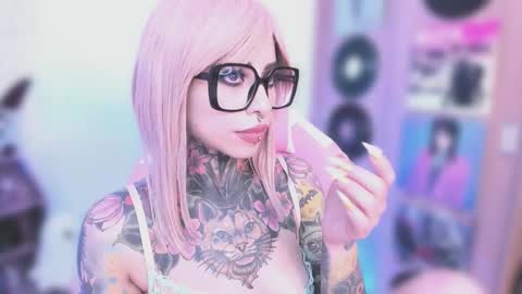 Nikki Ramone   online show from January 5, 2026, 5:27 pm