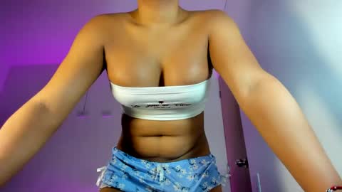 Debora21Cm online show from August 3, 2026, 11:15 am