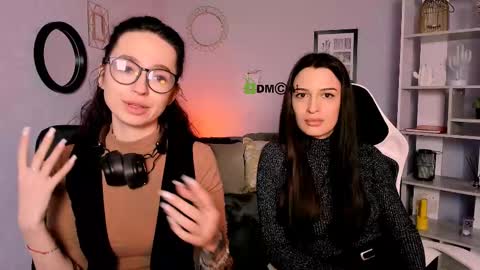 Nikky online show from March 12, 2025, 8:51 am