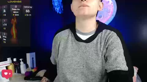 Nikky online show from September 19, 2025, 1:01 pm