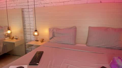 Nikky Dean online show from October 26, 2025, 3:12 am