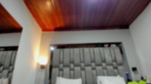     online show from November 5, 2025, 11:21 am