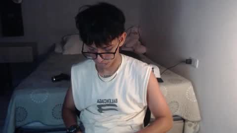 niklaus_wolf online show from September 18, 2025, 7:10 am