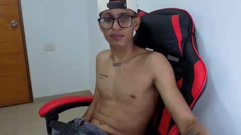 niklaus_wolf online show from February 28, 2026, 11:39 pm