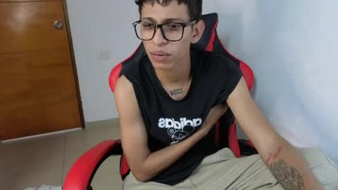 niklaus_wolf online show from April 8, 2026, 7:03 pm