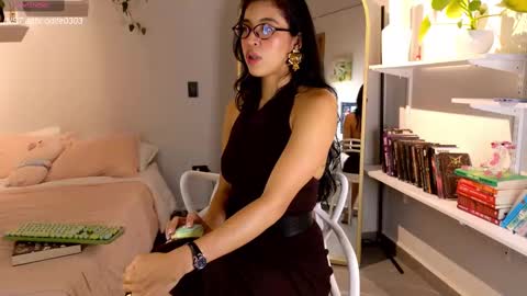 Snapshot of nikol_je chatting on September 14, 2025, 1:27 am Nicole cam online show from September 14, 2025, 1:27 am
